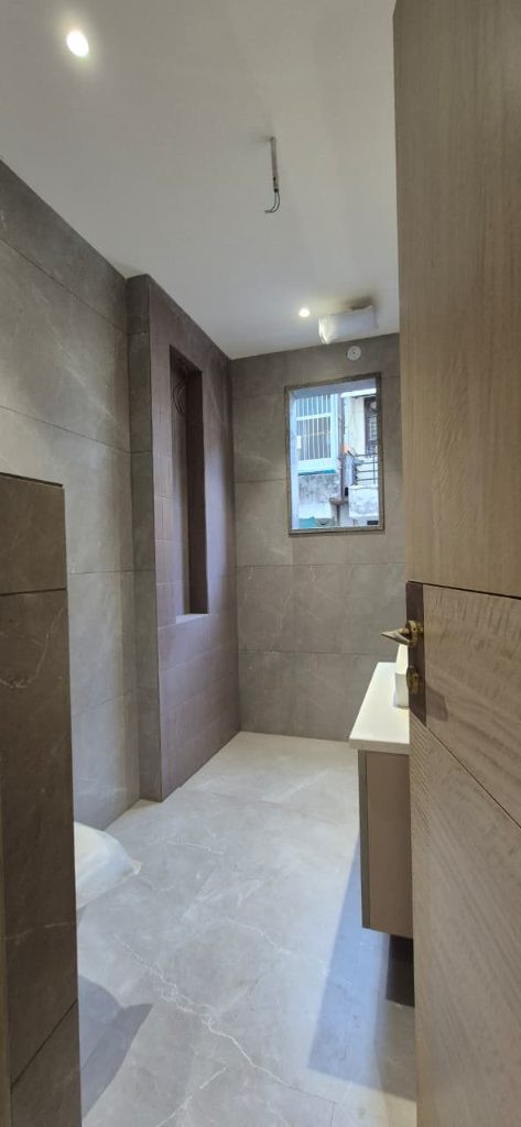 Builder Floor