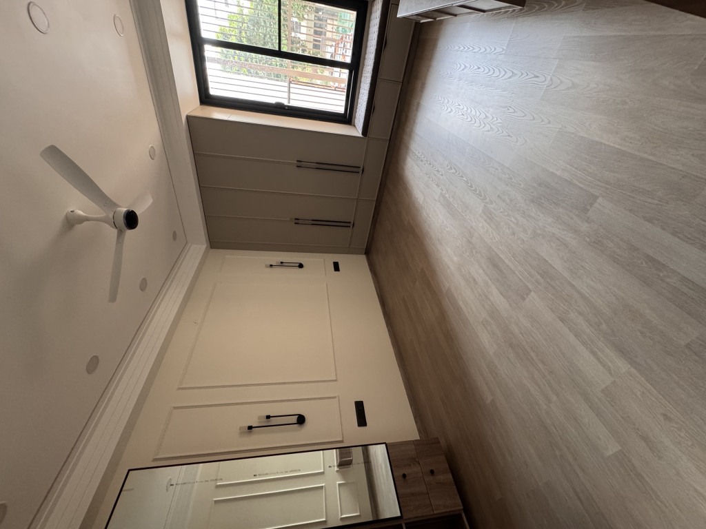 Builder Floor